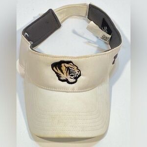 UNDER ARMOUR VISOR/CAP WHITE AND BLACK WITH TIGER EMBLEM